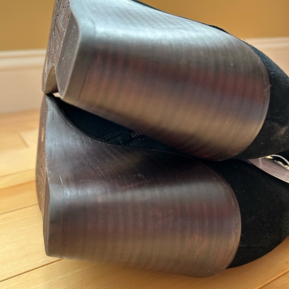 NWT Lucky Brand Wadier Black Suede Wedge Ankle Boots Sizes: 7.5 - Picture 9 of 12